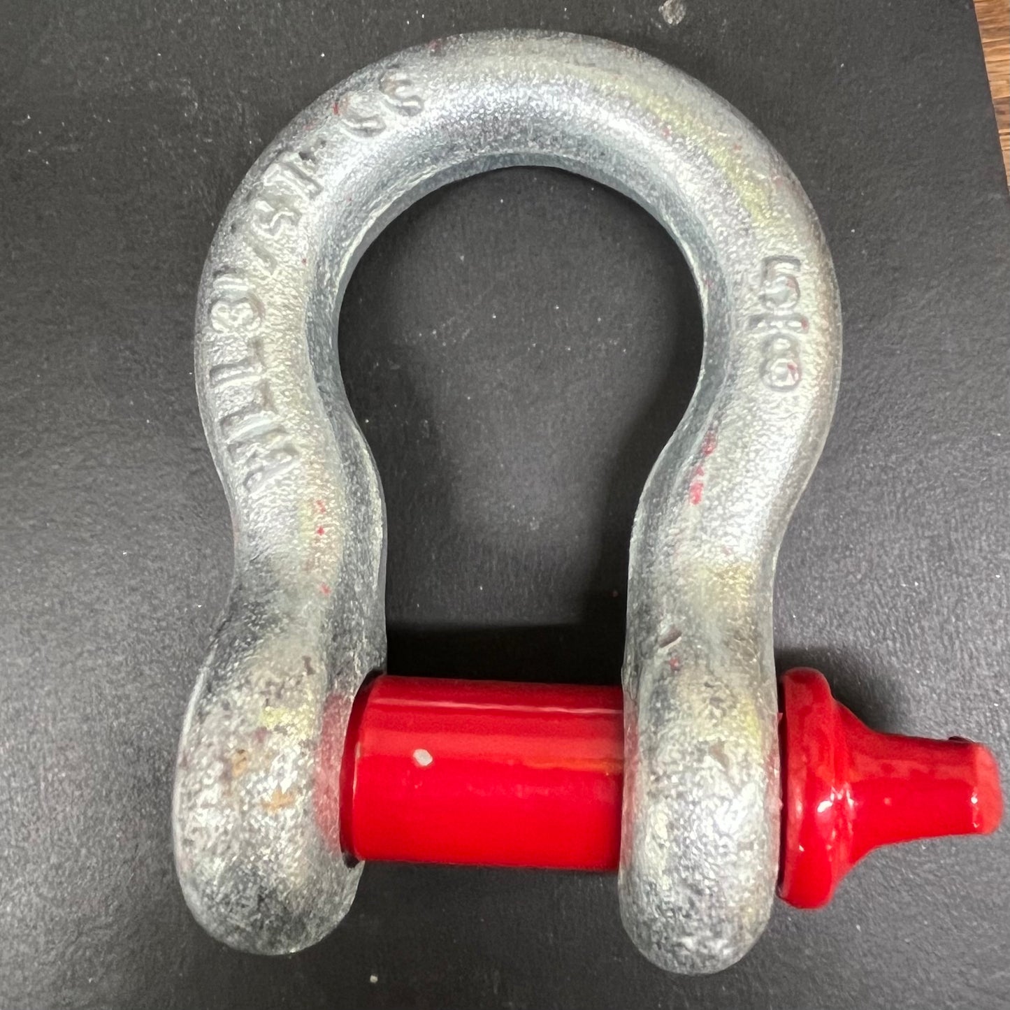 Shackle 7/8" Red Pin