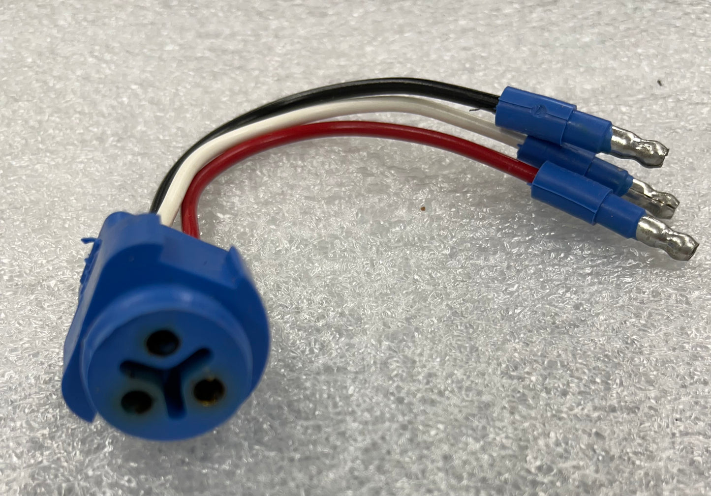 Three-pin Light Plug, Round adapter